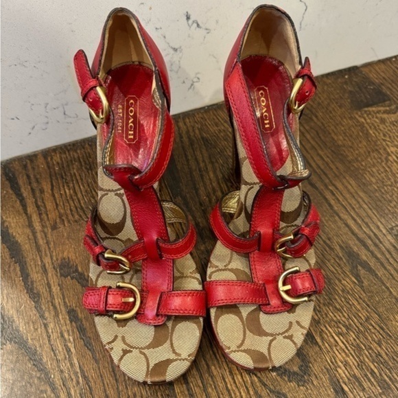 Coach Joanne Leather stacked heel with gold buckles size 7.5 women’s - Picture 1 of 8